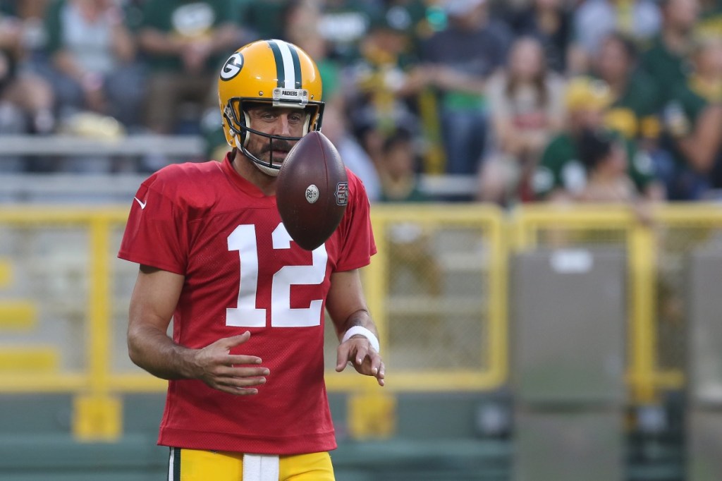 Aaron Rodger's New Footwork Is Baffling Elite Quarterback Trainers
