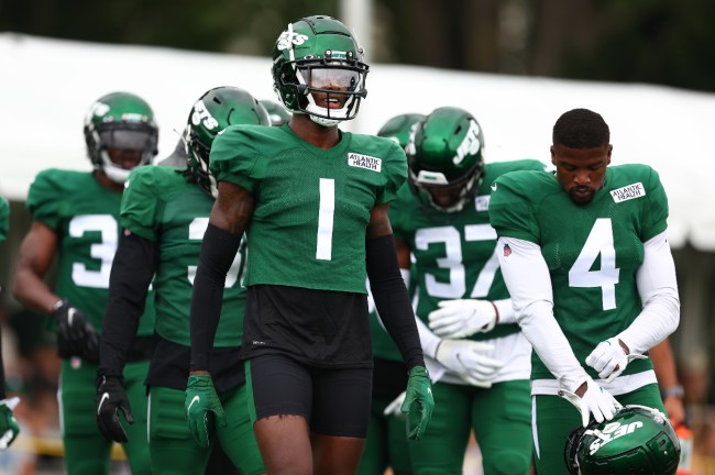 Jets Rookie 'Sauce' Gardner Inks Partnership With Buffalo Wild Wings