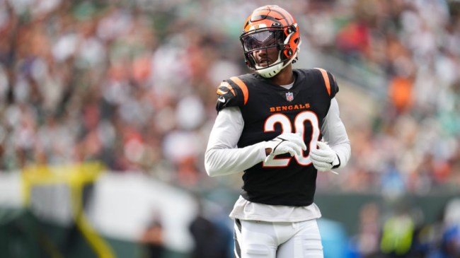 eli-apple-fires-back-tyreek-hill-after-cincinnati-bengals-win