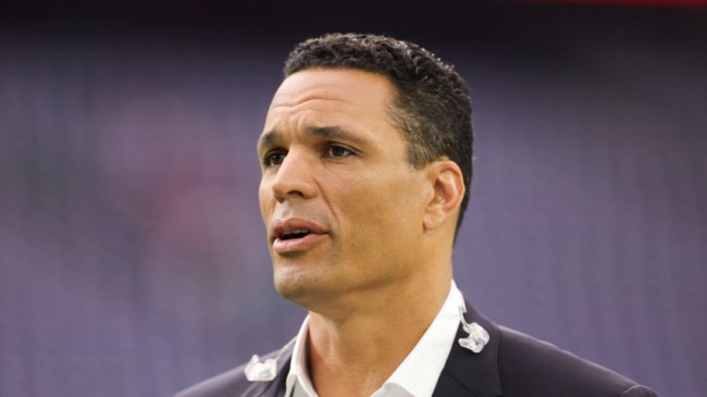 tony-gonzalez-getting-roasted-kenny-pickett-style-thursday-night-football