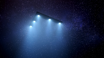 Triangle-Shaped UFOs Filmed Over Illinois And Indiana Confound Viewers