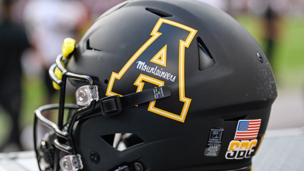Troy Sorority Girls Die Inside And App State Fans Lose Their Minds In The Best Hail Mary Reactions You Missed
