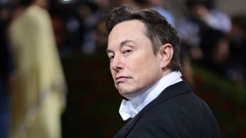 Noted Middle-Earth And TV Expert Elon Musk Has Some Complaints About Amazon’s ‘Lord Of The Rings’