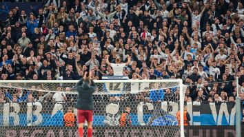 Denmark Soccer Team Gifts Free Beer To Spanish Fans Who Traveled To Copenhagen For Their Team’s Champions League Match