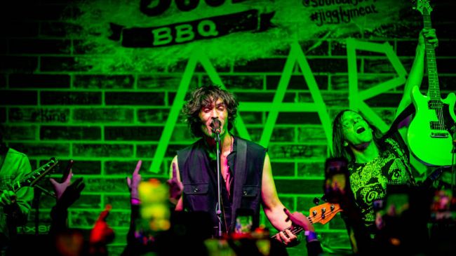 Bands Put On Shows In LV After Cancelation Of 'When We Were Young'