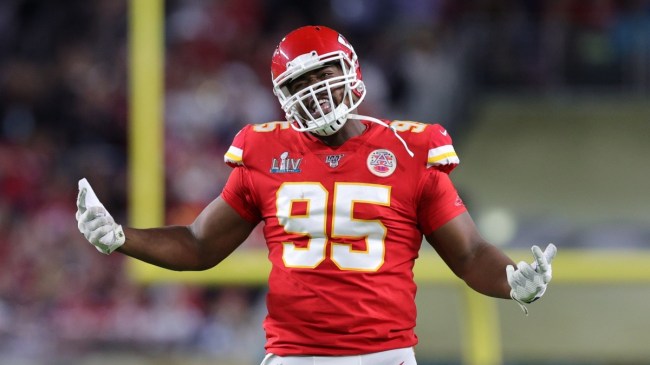 Chris Jones May Have Just Been Called For The Worst Roughing The Passer Ever And People Are Furious