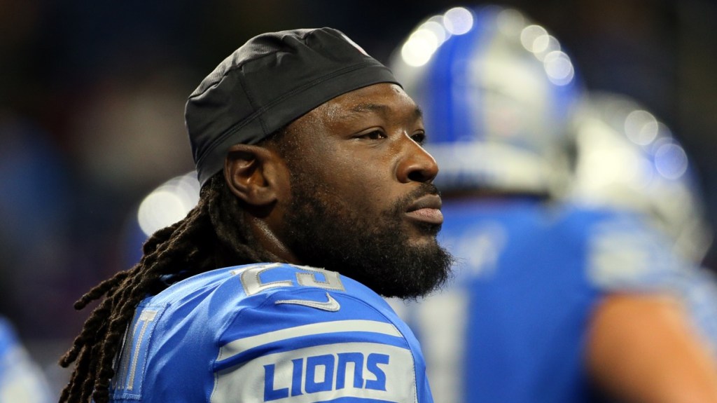 LeGarrette Blount Filmed Throwing Punches At A Dad And Chasing A Kid During Youth Football Game