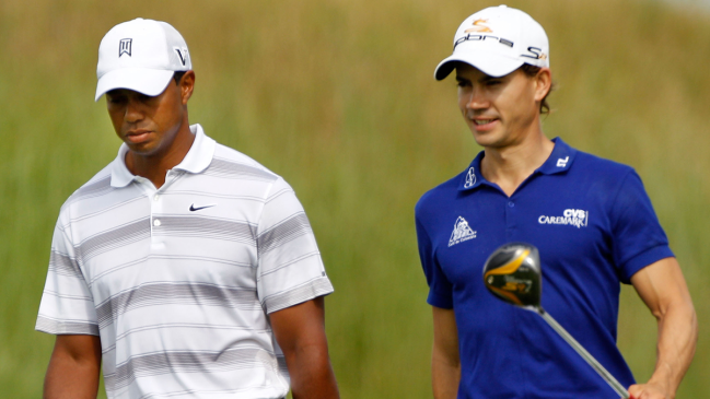Tiger Woods Messed With Camilo Villegas For Spilling Wine On Private Jet