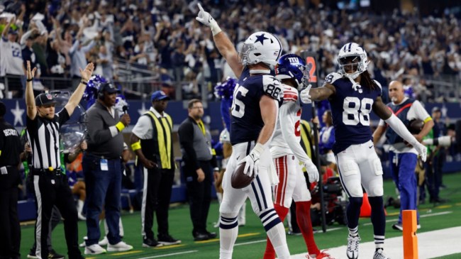 Dalton Schultz celebrating a touchdown