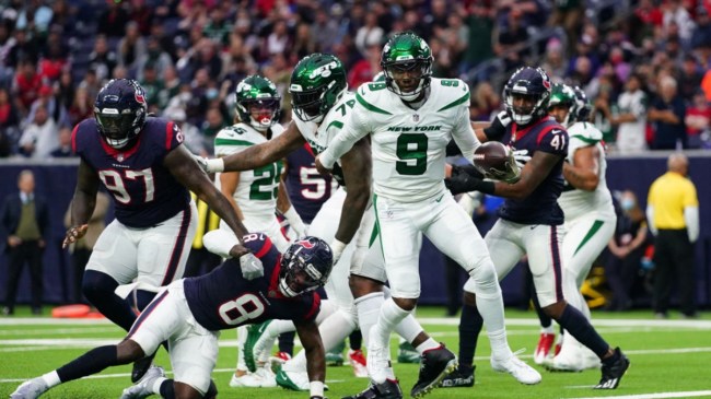 Josh Johnson running into the end zone