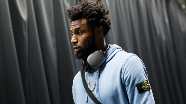 Andrew Wiggins preps for a game.