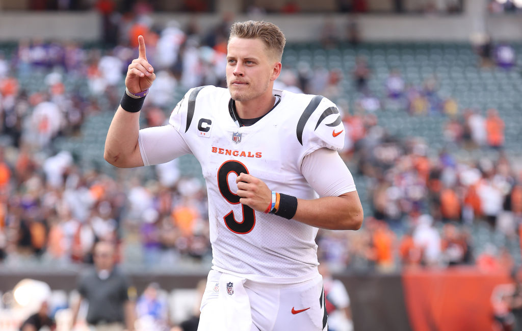 Joe Burrow running on the field