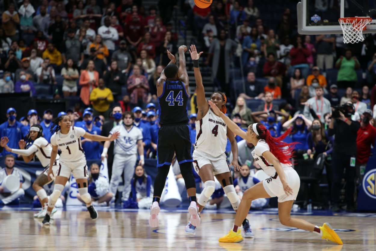 Dre'Una Edwards college basketball player