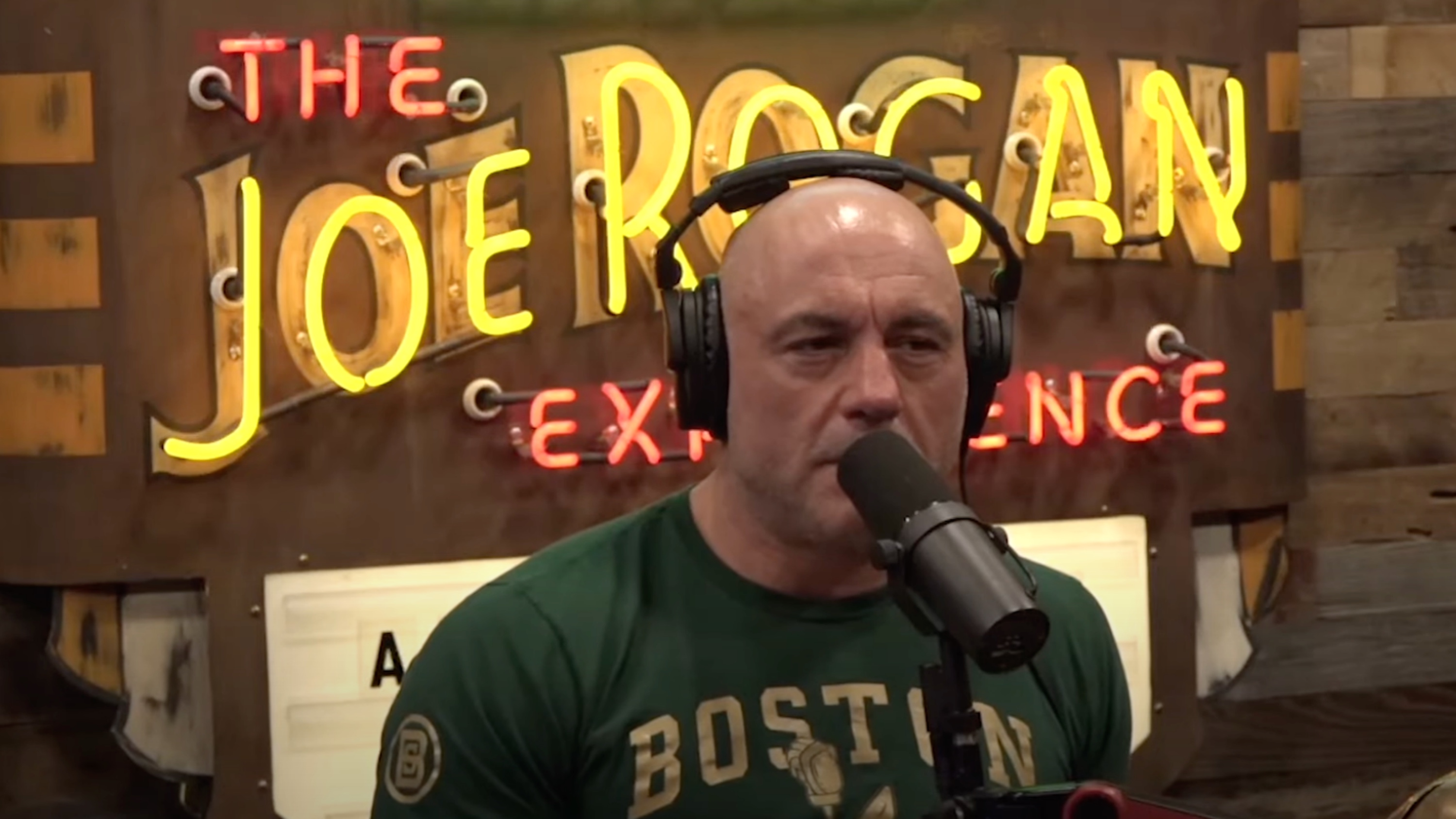 Joe Rogan discusses LIV Golf