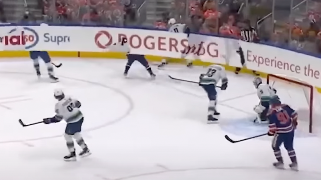 NHL digital board ad glitch