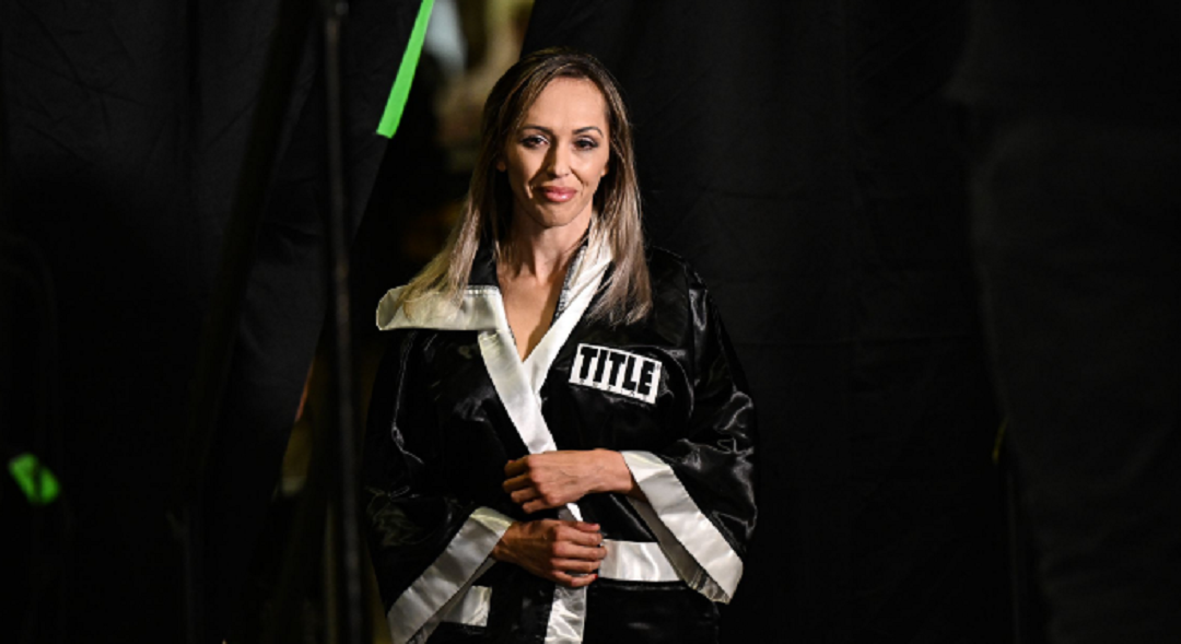 Charisa Sigala wegih in