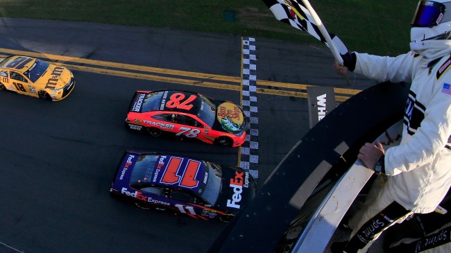 photo finish at the 2016 Daytona 500