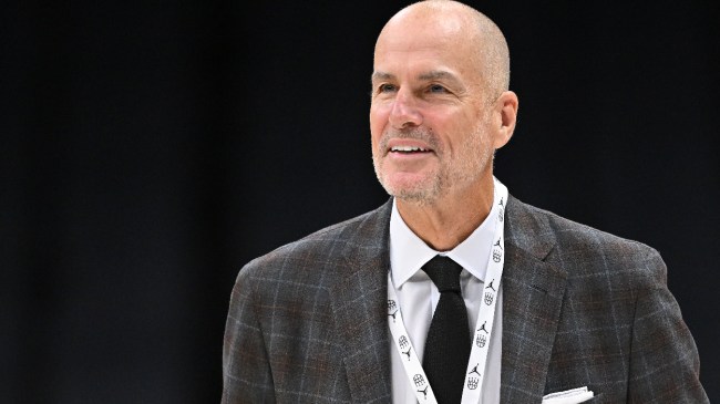 Jay Bilas before the start of a basketball game.
