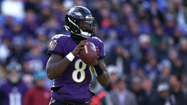 Lamar Jackson throwing a pass