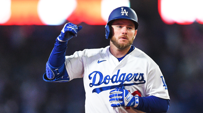 max muncy home run dodgers turn stadium lights out