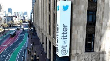 Elon Musk Painted Over The ‘W’ On Twitter HQ Sign Because He Thinks It’s Hilarious