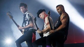 Millennials Are Mourning As Generation-Favorite Sum 41 Announces Their Breakup