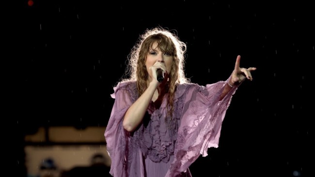 Pop star Taylor Swift performs