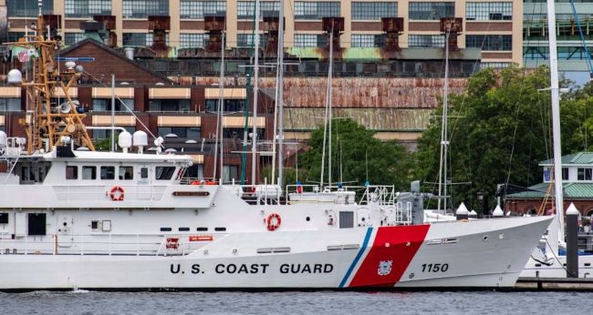 us coast guard looking for titan submersile