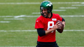 Aaron Rodgers Has Been Earning ‘Glowing Reviews’ Since Arriving In New York