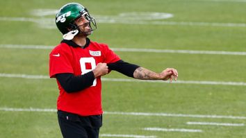Jets Fans Think The End To Their Suffering Is Here As Aaron Rodgers’ Career With Team Officially Begins
