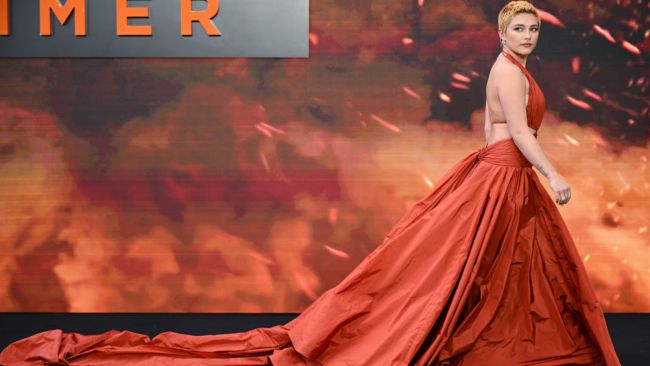 florence pugh at the oppenheimer premier