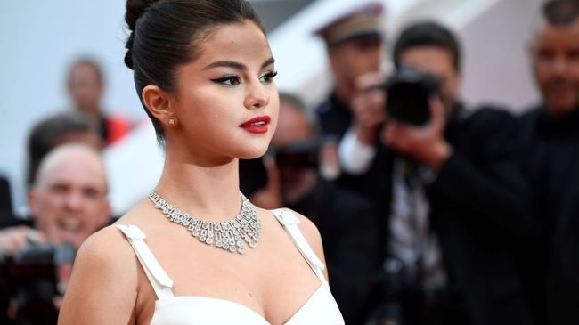 selena gomez in a white gown