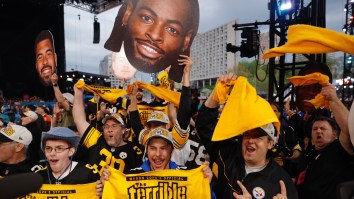 Pittsburgh Steelers Fans Getting Married In Tailgate Lot In Ultimate Sign Of Fandom