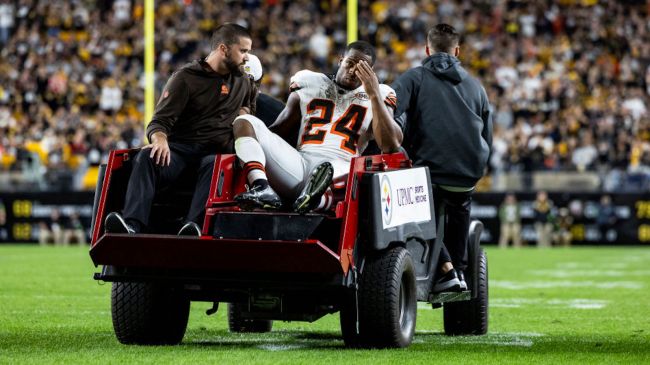 nick chubb with an injured knee