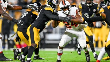 Nick Chubb Carted Off Field After Gruesome Hit To Knee
