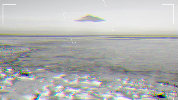 UFO Caught On Camera At O’Hare In Chicago Baffles Airline Employees, Scientists