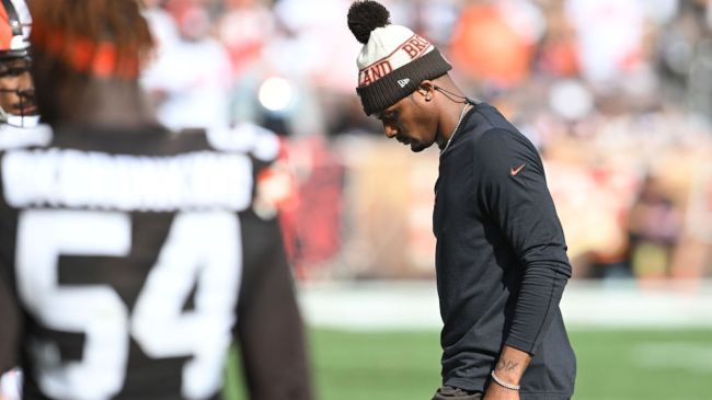 deshaun watson hanging his head