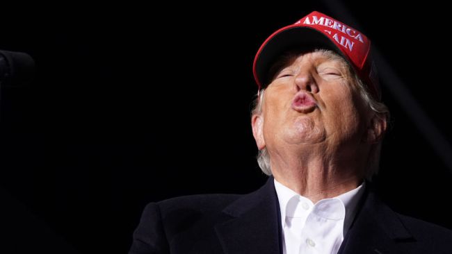 donald trump blowing a kiss