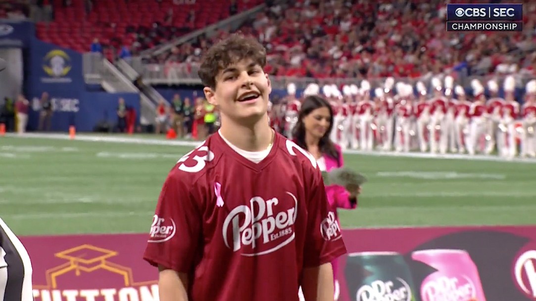 Andrew Jiminez Dr Pepper Tuition Toss Chest Pass