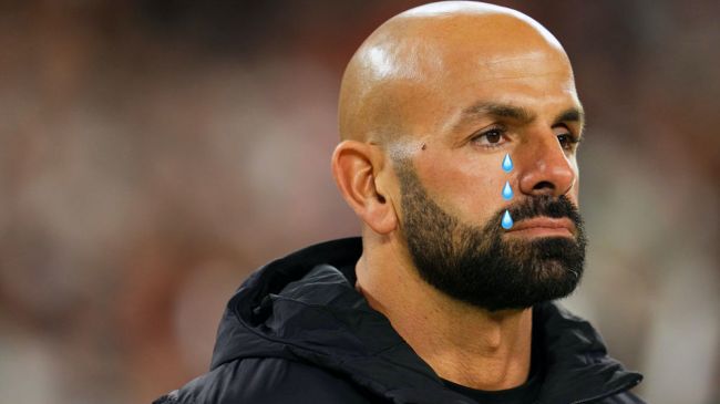robert saleh looking stoic