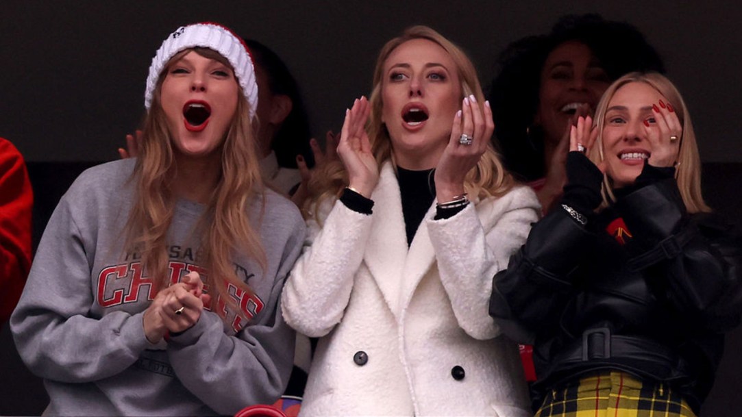Taylor Swift Brittany Mahomes Travis Kelce Chiefs Patriots