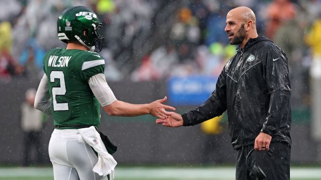 zach wilson and robert saleh shaking hands