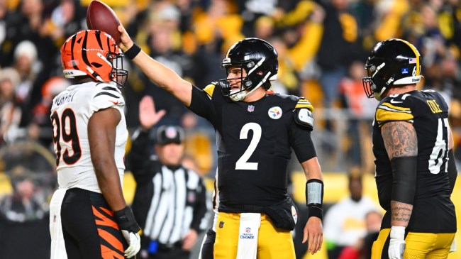 Steelers QB Mason Rudolph celebrates a play vs. the Bengals.