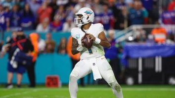 Tua Tagovailoa Has Decided Whether To Wear Gloves In Record-Setting Cold Weather
