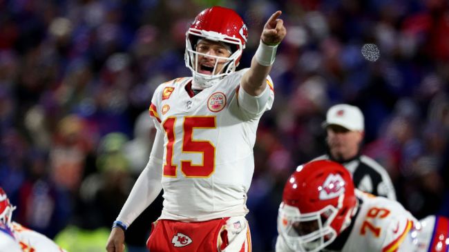 patrick mahomes pointing and yelling