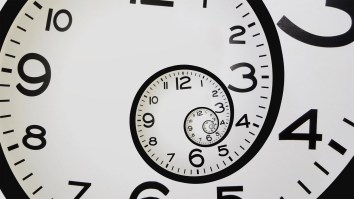 ‘Time Traveler’ From 2671 Returns To Issue More Terrifying Warnings About 2024