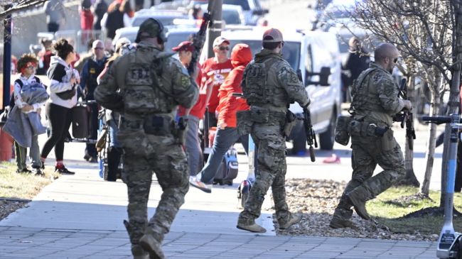 fbi officers at chiefs parade