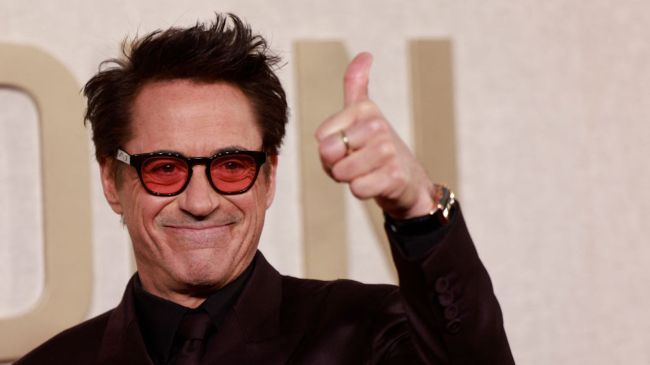 robert downey jr giving a thumbs up