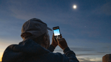 Eclipse Causes Surge In ‘Why Do My Eyes Hurt’ Searches On Google During Peak Totality