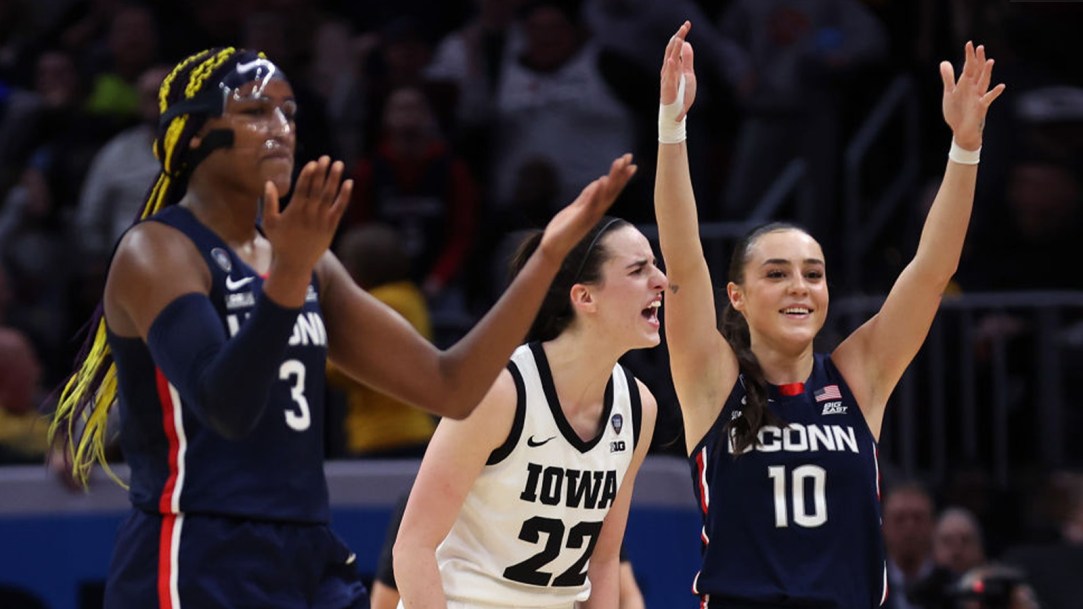 UConn Foul Aaliyah Edwards